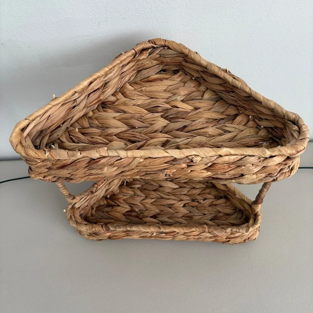 N/A woven seagrass